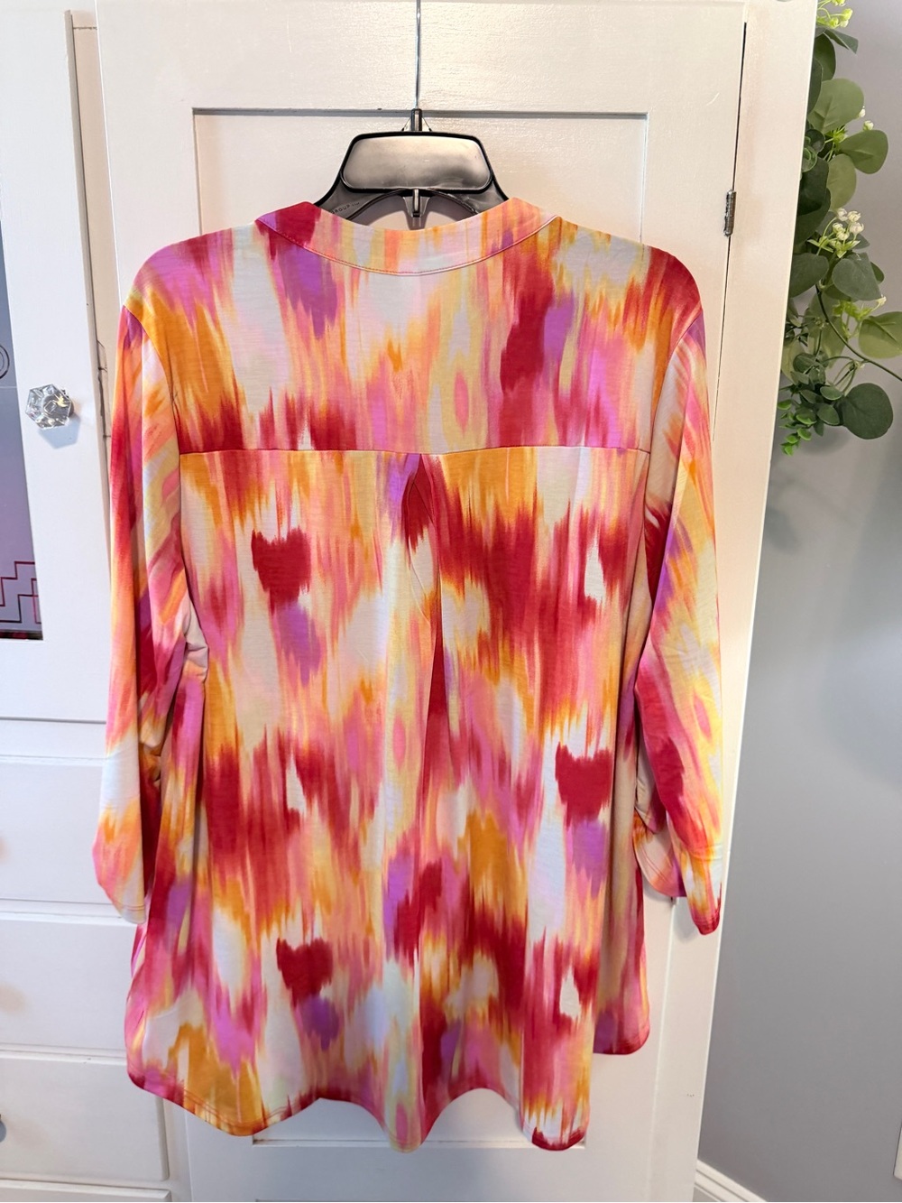 Dear Scarlett Split-Neck Tie-Dye Tunic in Pink, Orange, Yellow - Picture 4 of 8
